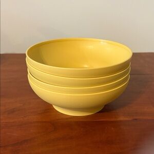 Vintage Tupperware gold yellow cereal bowls set of 4